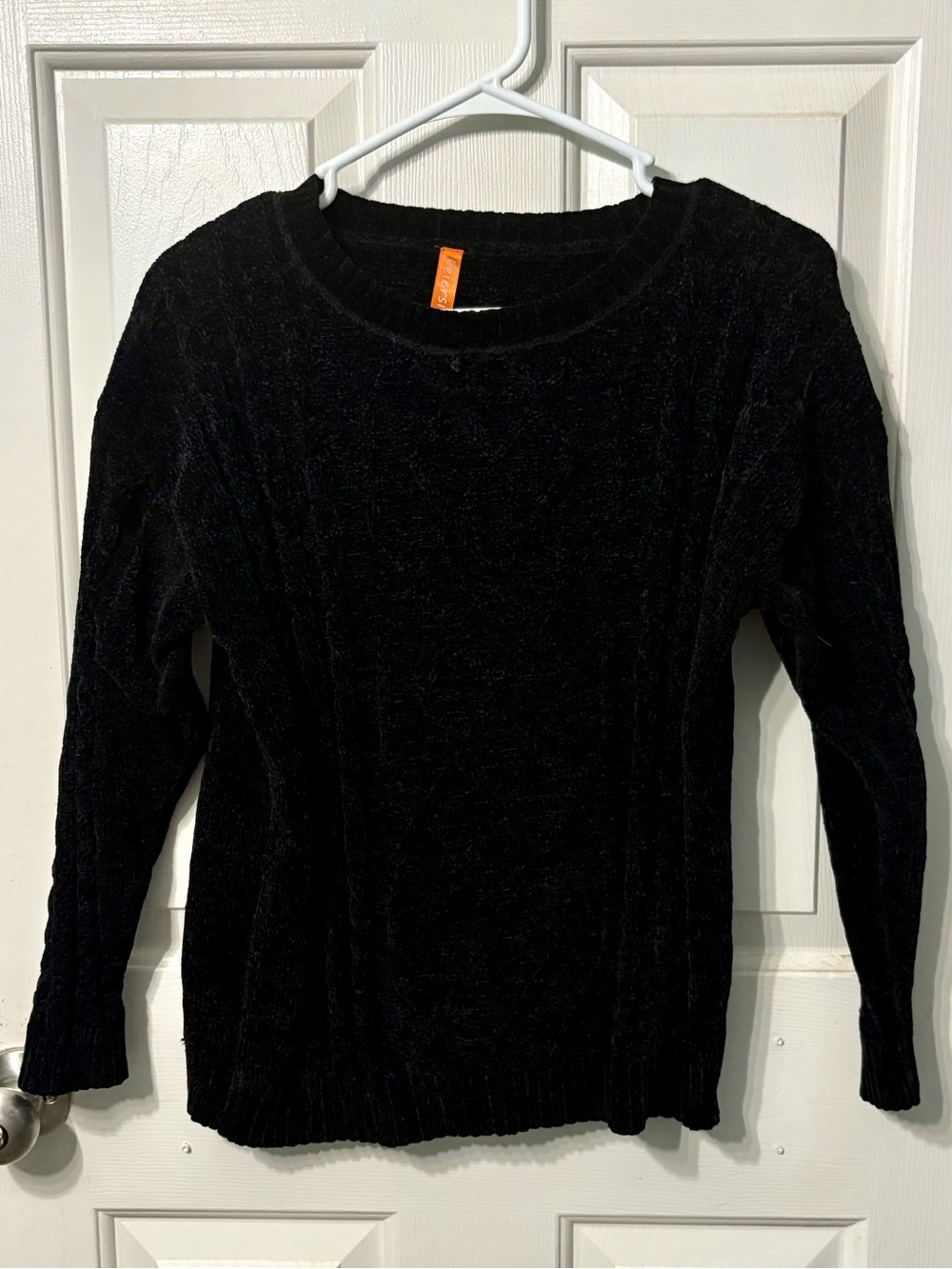 Black Women's Crewneck Sweater - Unbranded